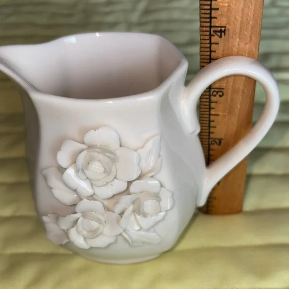GODINGER VTG. Elegant White Floral PorcelainPitcher$25 - Picture 5 of 5